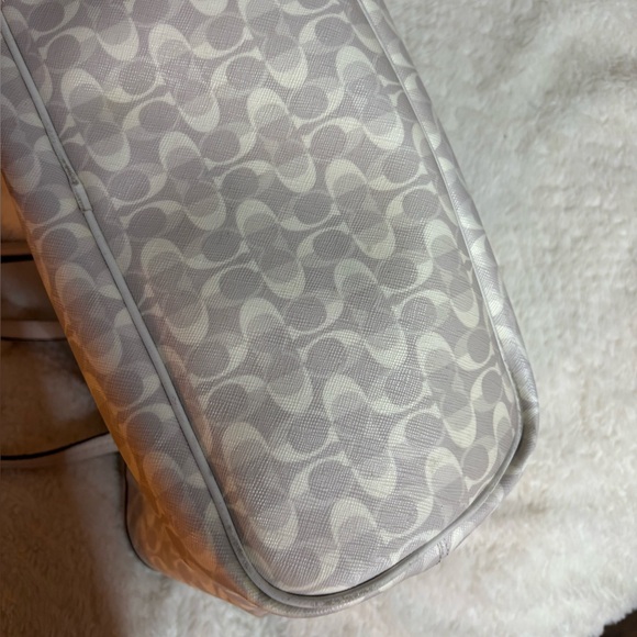 Coach City Tote in white and gray signature coated canvas with leather details - Picture 9 of 13
